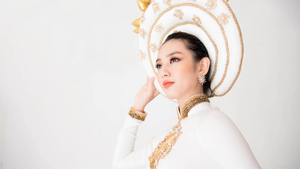 Dàn Hậu gửi lời chúc mừng Thùy Tiên trước thềm chung kết Miss International 2018