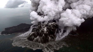 Núi lửa ở Indonesia có nguy cơ đổ sập gây ra đợt sóng thần mới