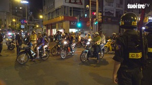 CSGT TP.HCM giữ 56 xe máy sau trận đấu Việt Nam – Philippines