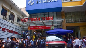Eximbank thay giám đốc chi nhánh TP.HCM sau vụ khách mất 245 tỉ