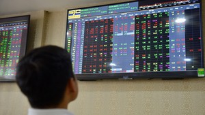 Cho vay đầu tư, kinh doanh chứng khoán chưa được giám sát đầy đủ