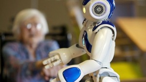 Tranh cãi 'nảy lửa' có nên trao quyền cho robot