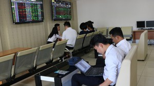 VN Index vượt ngưỡng 1.200 điểm nhờ ngân hàng, chứng khoán
