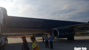 VNA xin lỗi khách hàng vụ đáp nhầm đường băng