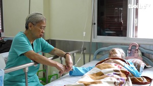 Tiến sĩ gây mê 85 tuổi, người giành giật sự sống cho bệnh nhân từ bàn tay “tử thần”