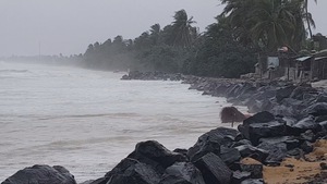 Bão số 6 gây mưa, gió và sóng lớn tại Phú Yên