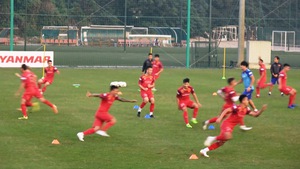 Tuyển Việt Nam luyện tập với đội hình đầy đủ trước thềm trận đấu với UAE