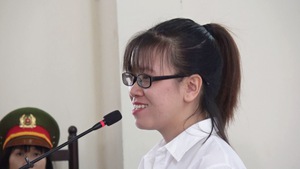 Bị cáo Nguyễn Huỳnh Tú Trinh liên tục quanh co, ngoan cố
