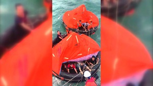 Tàu hàng cùng 11 thuyền viên chìm ngoài khơi biển Quy Nhơn, 1 người tử vong