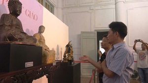Triển lãm hơn 100 tượng Phật cổ tại TP.HCM