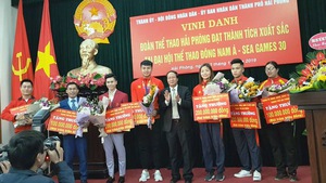 Hải Phòng: Thưởng nóng thủ môn Nguyễn Văn Toản và các VĐV đoạt huy chương SEA Games 30