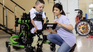 Robot giúp trẻ em khuyết tật trải nghiệm cảm giác vận động