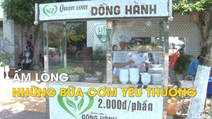 Ấm lòng những bữa cơm yêu thương