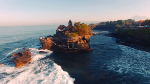 Độc đáo đền biển Tanah Lot linh thiêng giữa thiên đường Bali