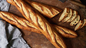 Banh mì baguette: Biểu tượng ẩm thực đầy tự hào của người Pháp