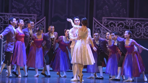 Tái diễn sau 6 năm, vũ kịch Cô bé Lọ Lem thay đổi hoàng tử