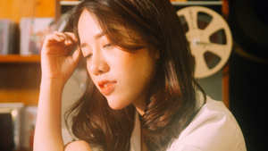 Phùng Khánh Linh trở lại với MV “Em về trời”