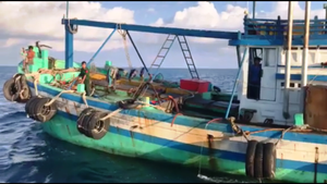 Bắt tàu chở 20.000 lít dầu không xuất trình được giấy tờ  ở vùng biển Côn Đảo