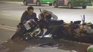Hai xe máy đối đầu, một người tử vong