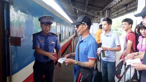 Đường sắt Sài Gòn giảm 10% giá vé cho học sinh đi thi và nhập học