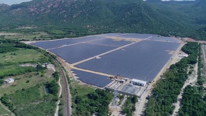 Nhà máy điện mặt trời Vĩnh Tân 2 chính thức phát điện