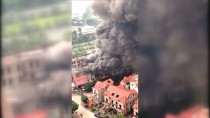 Cháy dữ dội nhà hàng gần Thiên Đường Bảo Sơn tại Hà Nội