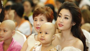 Giải trí 24h: Hoa hậu Đỗ Mỹ Linh đăng ký hiến tạng