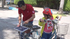 Thầy giáo ‘chế’ xe đạp chạy bằng năng lượng mặt trời