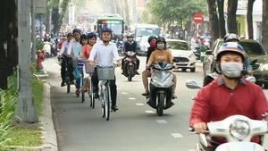 Xe đạp công cộng cho TP.HCM: cần nghiên cứu kỹ