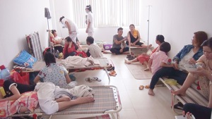 Bệnh viện quá tải do bệnh nhân sốt xuất huyết tăng đột biến ở Đắk Lắk