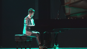 “Thần đồng piano 13 tuổi” Peter Leung trình diễn tại TP.HCM