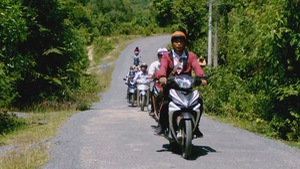 Nhọc nhằn đường đến trường của giáo viên vùng cao tỉnh Khánh Hòa