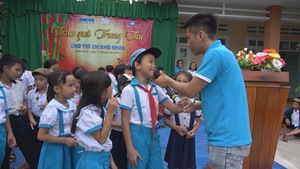 1.000 suất quà Trung thu đến với trẻ em nghèo Phú Yên, Khánh Hòa, Ninh Thuận