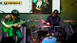 Ấn tượng màn song tấu của drummer Cường Nhóc và guitarist Hà Trà Đá