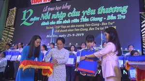 86 suất học bổng đến với tân sinh viên khó khăn hai tỉnh Bến Tre – Tiền Giang