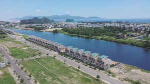 Đà Nẵng thu hồi giấy phép xây dựng 36 biệt thự ven sông Cổ Cò