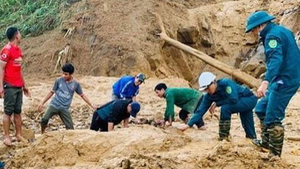 Vụ lở núi làm 11 người mất tích ở Phước Sơn: Đã tìm thấy 5 thi thể, giao thông vào cứu hộ bị chia cắt