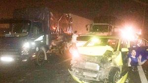Video: Cao tốc TP HCM - Trung Lương kẹt xe xuyên đêm vì tai nạn liên hoàn