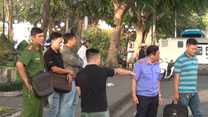 Video: Nam thanh niên bị đâm chết trong đêm ở Tiền Giang