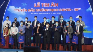 Tri ân 47 cá nhân, tập thể chống dịch COVID-19 ở miền Trung