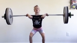 Video: Bé gái 7 tuổi nâng tạ 80kg, trở thành nhà vô địch trẻ nhất lịch sử cử tạ