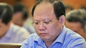Video: Ông Tất Thành Cang bị đình chỉ chức phó ban biên soạn công trình lịch sử TP.HCM