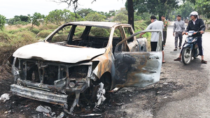 Video: Chồng chạy ôtô vào nghĩa trang châm lửa đốt vì giận vợ