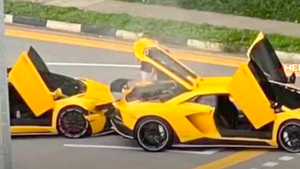 Video: 2 chiếc Lamborghini va chạm với nhau trên đường phố
