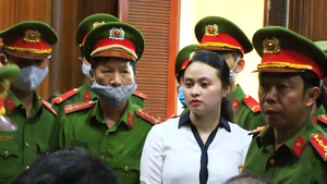 Video: Trùm ma túy Văn Kính Dương và hot girl Ngọc Miu lại hầu tòa