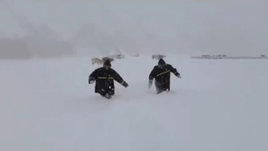 Video: Tuyết bất ngờ rơi dày 70cm trên thảo nguyên Bayanbulak