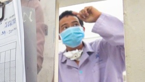 Video: Ca phẫu thuật kéo dài 4 tiếng đồng hồ cứu người đàn ông bị lưỡi cưa cắt ngang cổ