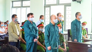 Video: Các cựu lãnh đạo UBND TP Phan Thiết nhận án tù vì liên quan đến đất đai