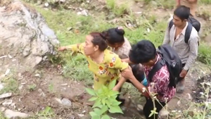 Video: Lở đất kinh hoàng 11 người chết, nhiều người mất tích