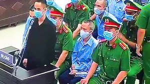 Video: Bắt đầu xét xử vụ án giết người, chống người thi hành công vụ tại Đồng Tâm